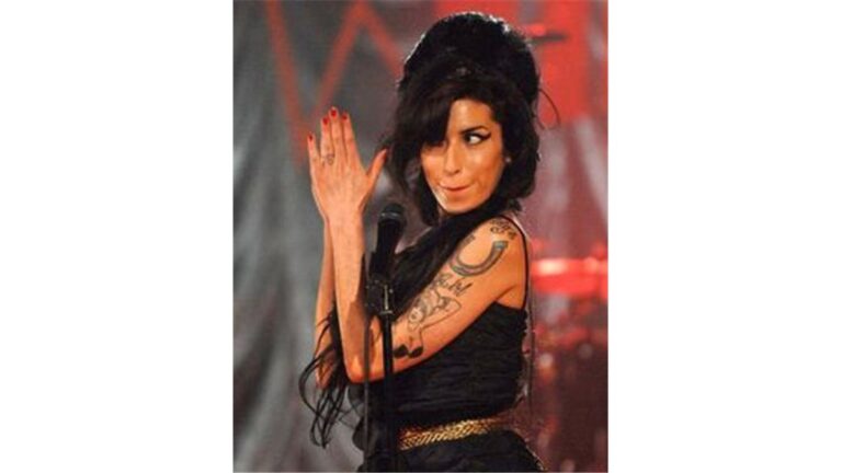 Amy Winehouse, o brilho de uma estrela que se apagou cedo demais