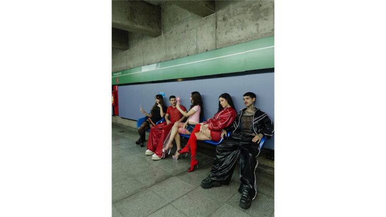 Entre couro e orgulho: Bold Strap, a moda queer-fetichista e a revolução do corpo