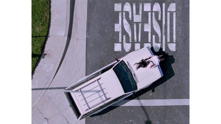 Lady Gaga retorna ao pop com “Disease”